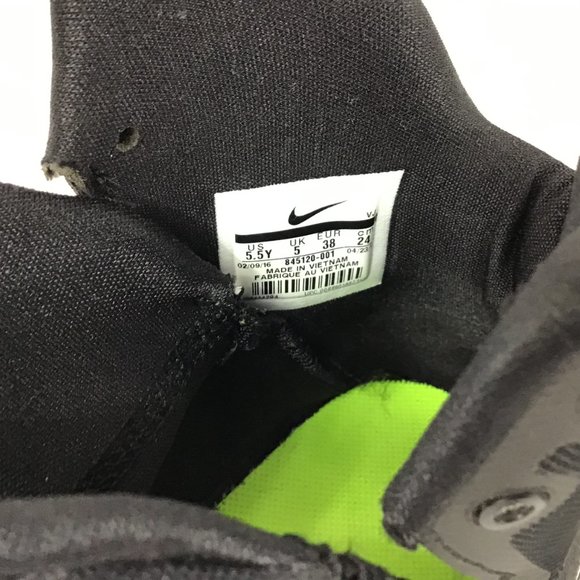 Nike zoom hyperdunk black tennis shoes size 5.5 in youth
